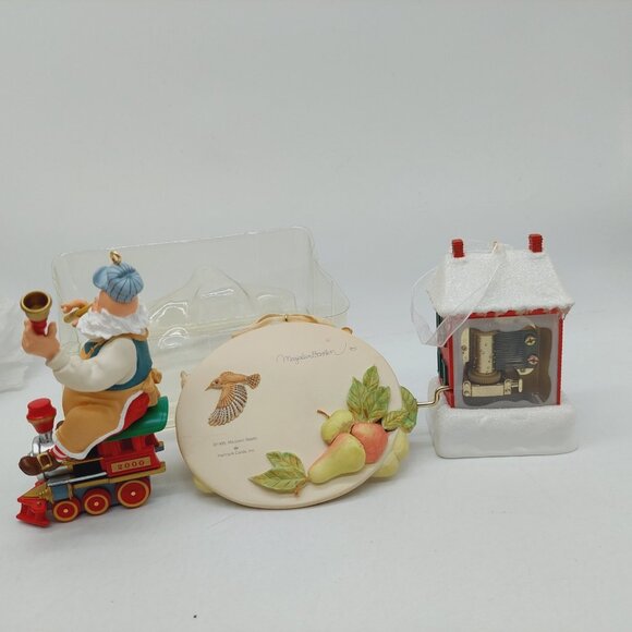 Hallmark Keepsake Ornament Toymaker Santa Backyard Orchard & Home For Xmas Lot - Picture 7 of 12